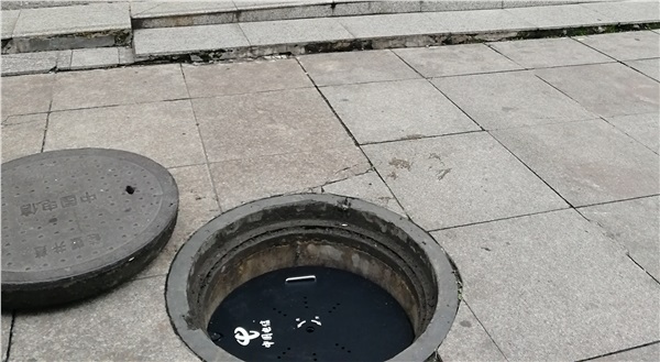 貴陽人民注意啦！“一不小心”就踩到智能井蓋